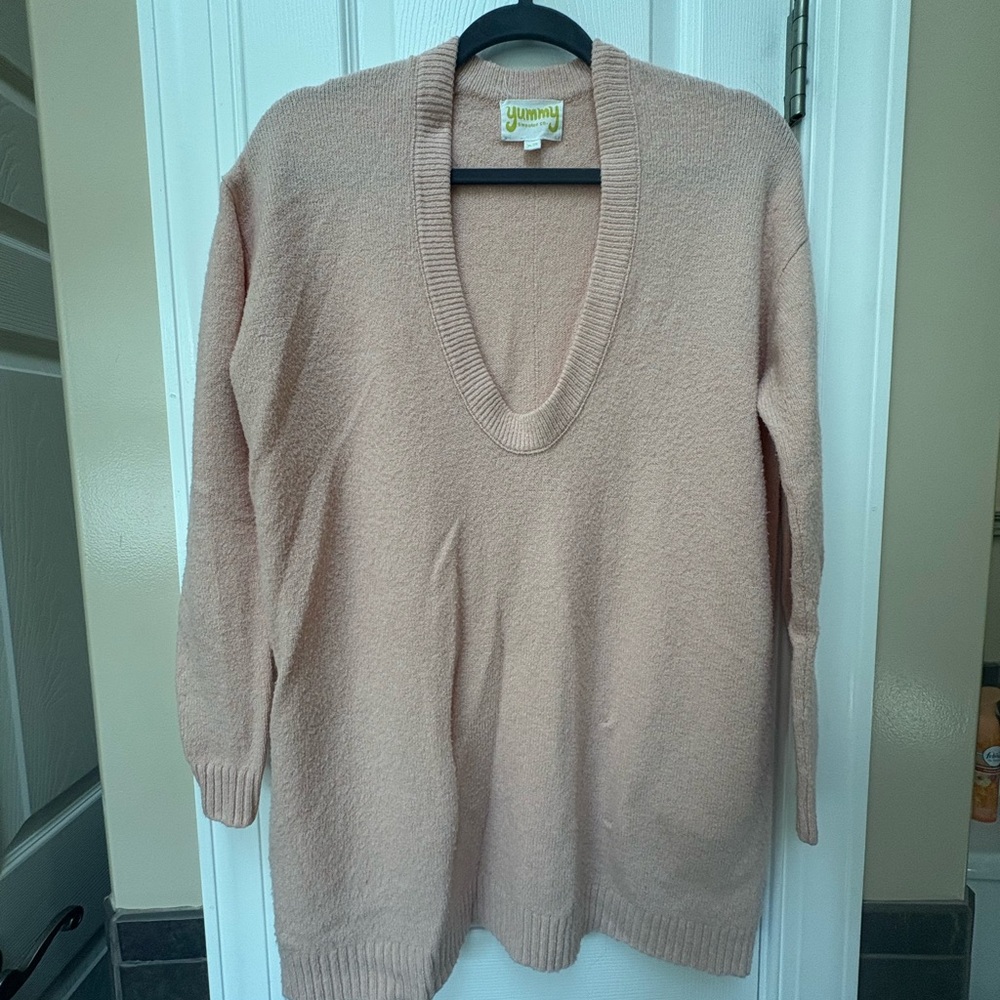 Yummy Beige V-Neck Women's Sweater
